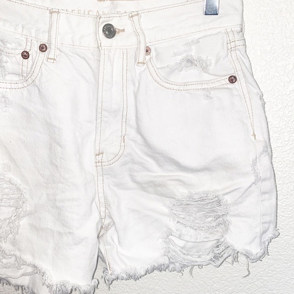 American Eagle White Distressed Cotton 90's Boyfriend Shorts - Picture 3 of 12